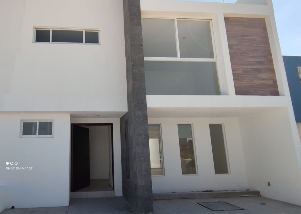 Venta de Casa  con Roof garden en Cañadas del arroyo, Corregidora, Querétaro