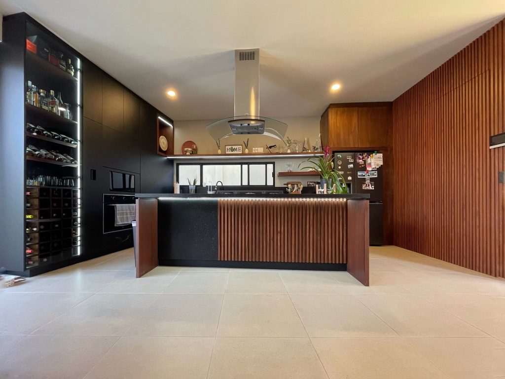 Casa en venta en Morelia, Mich. Con carril de nado y habitación en PB